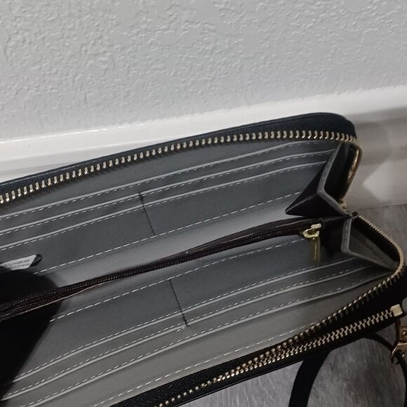 Black 3 Compartment Wristlet Crossbody - Picture 3 of 3